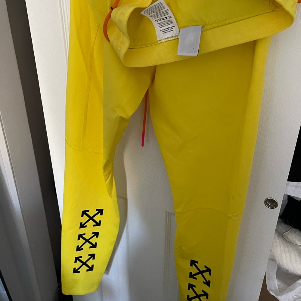 Off-white x nike collab- yellow leggings